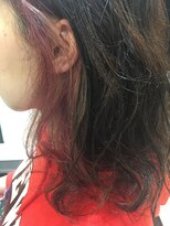ディーヘアーデザイン(d.HAIR DESIGN)&nbsp;耳にかけたときもとっても可愛いピンクレッド