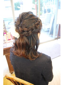 ベル(BELL) ハーフアップ♪ヘアセット 卒業式　【BELL桜新町/用賀】