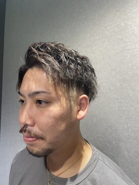 レアロイヤルバーバー(Le' A ROYAL BARBER) 【ツイストスパイラル/アップバング/フェード】