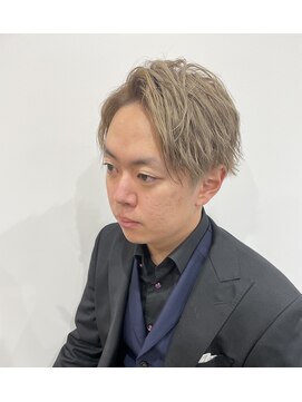 ルッツ(Lutz) ハイトーン×センターパート