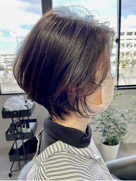 ユーリ(JUURI) 大人女性のかっこいいショートヘア