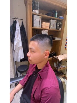 フォーコーナーズ(Four Corners) フェードカット