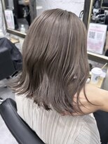 リア(riah)&nbsp;ダブルカラーミルクティーベージュレイヤーカット韓国ヘア