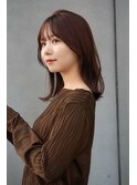 柔らかい外ハネくびれミディ×レイヤーカット×艶ブラウンカラー