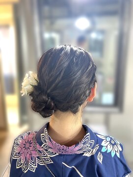 アイビー 新宿(IVY) サイドシニヨンヘア