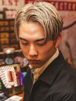 リットインダハウス(LIT INDA HOUSE)&nbsp;グレージュカラー×センターパートのお色気スタイル