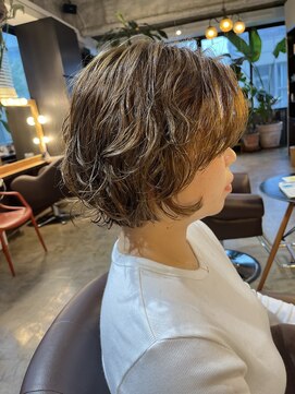 ビハインドザカーテン(BEHIND THE CURTAIN) くせ毛風パーマ×レイヤーショートボブ×無造作パーマ