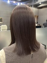ナインスフロア(9NINTH FLOOR)&nbsp;大人可愛いくびれミディ/外ハネ/切りっぱなし/透明感
