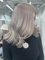 ジゼル(GiseL)&nbsp;シルバーカラー　アッシュカラー　ダブルカラー