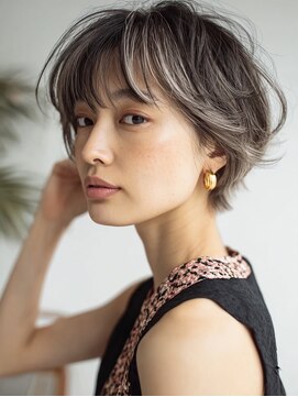 ハーツ(Heart's) ミセスショート×白髪ぼかしカラー３０代４０代５０代６０代