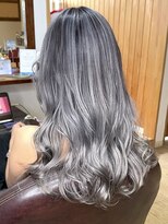 ブレイズヘアー(BLAZEhair)&nbsp;【外国人風デザイン】ホワイトシャドールーツ×ブリーチ３回