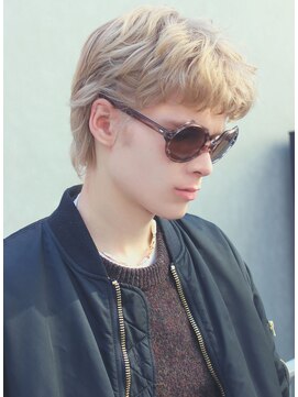 ジジバイワースホワイル(jiji by WORTH WHILE) 刈り上げセンターパートサーフカールフェザーパーママレットヘア