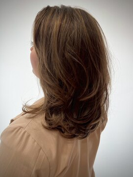 DAMANI 表参道 髪質改善/ヘッドスパ/ハイライト/白髪染め/白髪ぼかし/縮毛矯正 似合わせカット/ミディアムレイヤーカット[表参道駅]