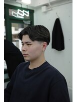 ウェルネス(Wellness)&nbsp;メンズ/センターパート/テーパーフェード