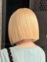 ヲタク(wotaku.)&nbsp;ブロンドカラー抜きっぱなしブロンドタイトボブトリプルカラー