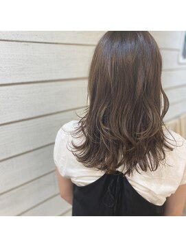 フチュール(futur) ミディアムヘア