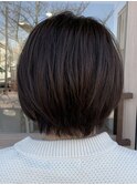 ショートボブ×艶ブラウン