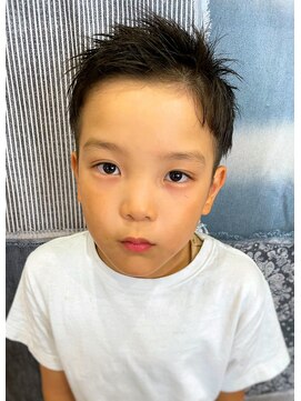 ディ グラント(D GRANT) ★お洒落キッズ☆震災刈りアップバング風スタイル☆