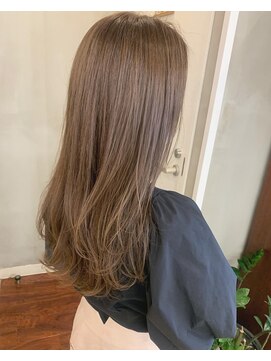 キアラ(Kchiara) 大人女性におすすめなベージュヘアー