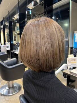 ミスエッセンス(MISS ESSENCE) 艶のある大人のベージュカラー/ミスエッセンス山田