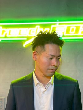 グリーディーフォックス 代々木(Greedy FOX) アップバング/ツーブロックマッシュ/束感/波巻き[シェービング]