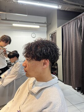 アイズ 海老名(AIZU) ツイストスパイラルパーマ　メンズパーマ　センターパート