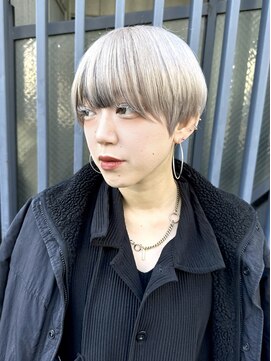 イコ(.ico) ホワイトカラー×ショートスタイル