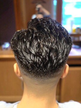 ダウバーバーショップ 表参道(DAU BARBER SHOP) アイロンパーマ 理容室 Barber バーバー 刈り上げパーマ