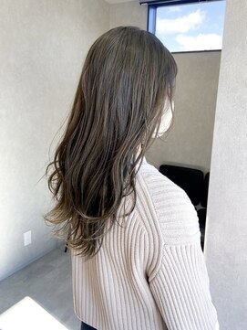 ブローフィー(Blowfy) 【 Blowfy 】カーキベージュ ゆるふわロング