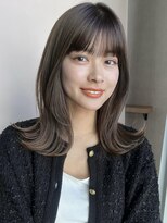 イメチェン ホワイトブロンド 外ハネボブ 美髪 ワイドバング
