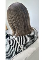 ラブレス(LOVELESS)&nbsp;ミディアムボブ　オリーブグレージュ