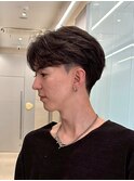 毛流れセンターパートニュアンスパーマカルマヘアメンズパーマ