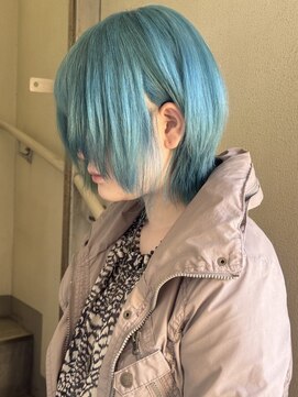 ムーン バイ ケンジ(moon by KENJE) くすみターコイズグリーンカラー×ショートハッシュカット