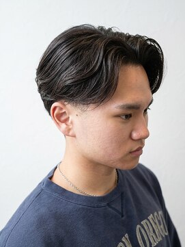 ワンワンオー バーバーショップ 長浜店(@110 BARBER SHOP) 爽やかセンターパート×ニュアンスパーマショート