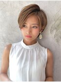 大人の耳掛けエレガントショート×イルミナサファリベージュ