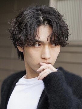 フィフス トウキョウ (fifth TOKYO) ツイストスパイラルパーマ波巻きスパイラルパーマツーブロック