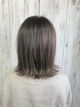 エモート(EMOTE) 外ハネボブ/シルバーベージュ