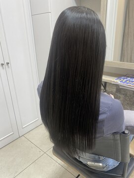 リアン(Lien) 暗めのアッシュカラー