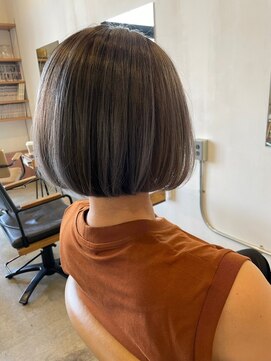 チルハウス(Chill-hus) 大人かわいい小顔ショートボブ☆透け感バングニュアンスデザイン