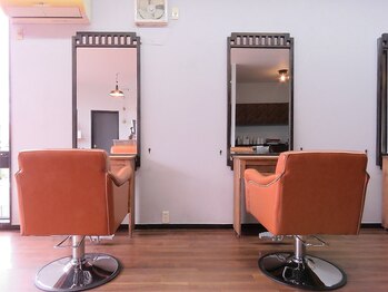 ARAGO HAIR WORKS 【アラゴ ヘア ワークス】