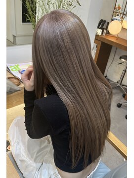 ジゼラ(GISELA) ミルクティーベージュ