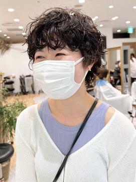 サーカス 町田(circus) [普通のショートに飽きたらスパイラルパーマ]