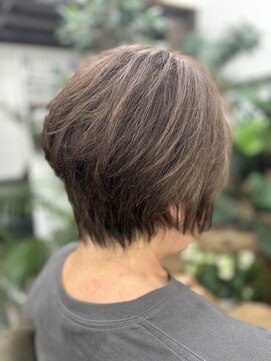 ヘアサロン スタイリスタ(hair salon stylista) くせ毛をショートボブ