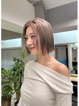 ロマリア ヒルズ 表参道 原宿(Lomalia HILLS) LomaliaHILLSダブルカラーケアブリーチペールグレージュボブ