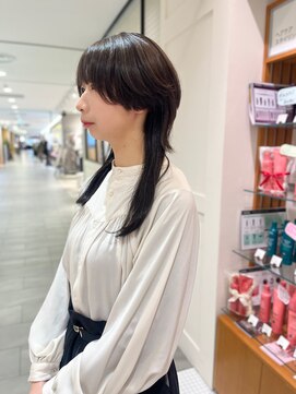 かっこかわいい中性ロングウルフ【三橋由奈】