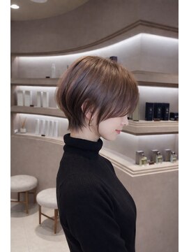 エレノア 静岡店(Eleanor) 大人可愛いショートレイヤー◎ブラウンカラーで透明感UP【川名】