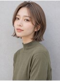 アッシュベージュ 顔周りレイヤー 20代 ショートボブ