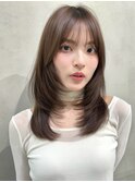ストレートで可愛い韓国レイヤー×艶ベージュ