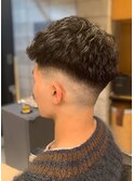 コンマヘアショートレイヤーくせ毛風パーマスキンフェードr