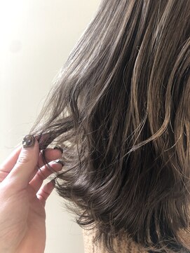 マーク 蕨西口(Marc) ハイライト×くすみミルクティー